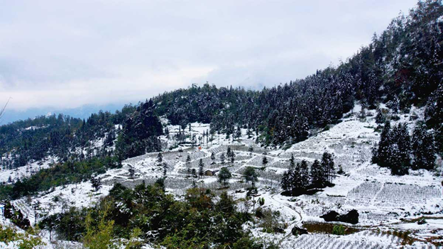 Snowing Sapa in the winter