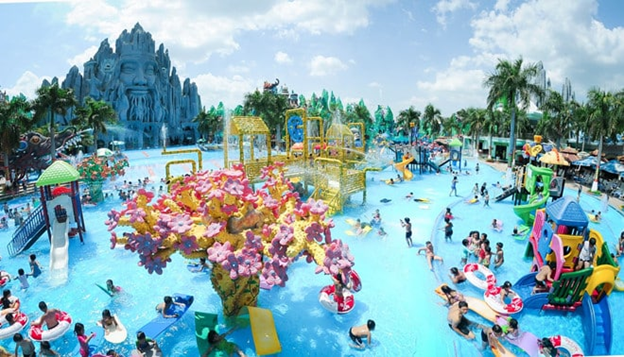 Suoi Tien water park during summer