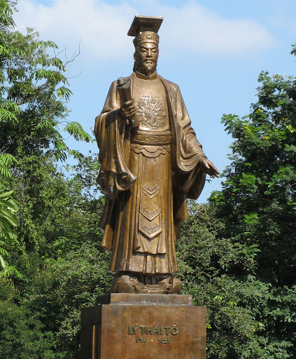 King Ly Thai To Statue