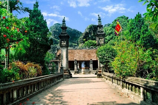 Beautiful places in Ninh Binh-Hoa Lu ancient capital relic.