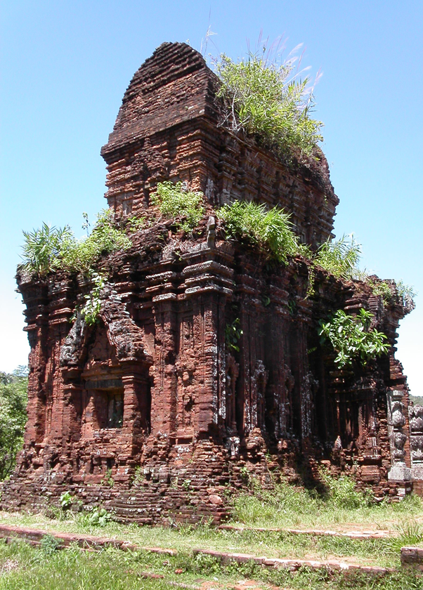 The temples also clearly print Cham Pa architecture and sculpture 