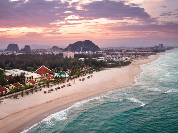 Panoramic view of the Non Nuoc beach