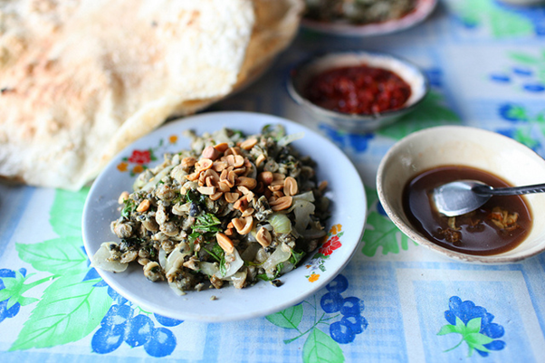 Baked cake - stir-fried mussels are must-try dishes in Hoi An