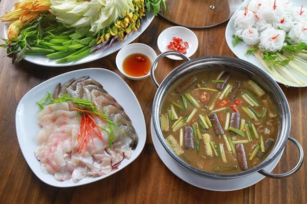 Hot pot sauce is among delicious dishes in Ho Chi Minh City