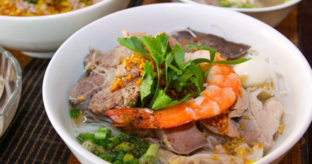 Foods in Ho Chi Minh-Nam Vang noodle soup