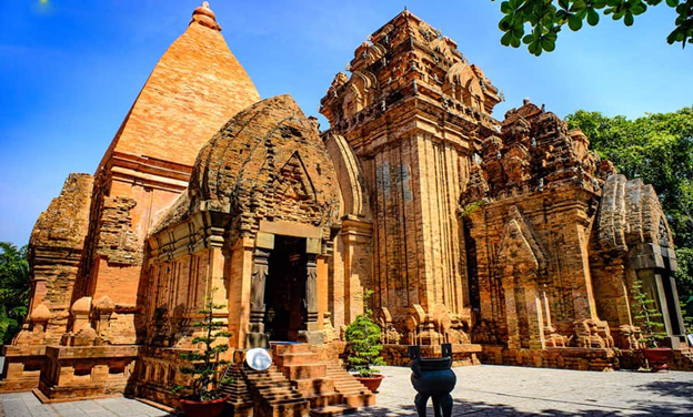 Ponagar tower_Travel to Nha Trang