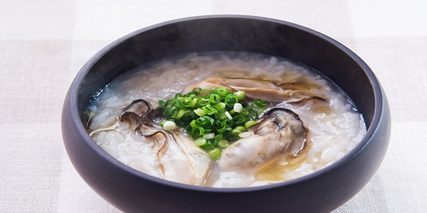 Foods in Quang Binh -Oyster porridge