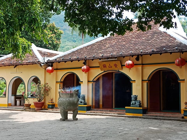 Temple of Mrs. Phi Yen