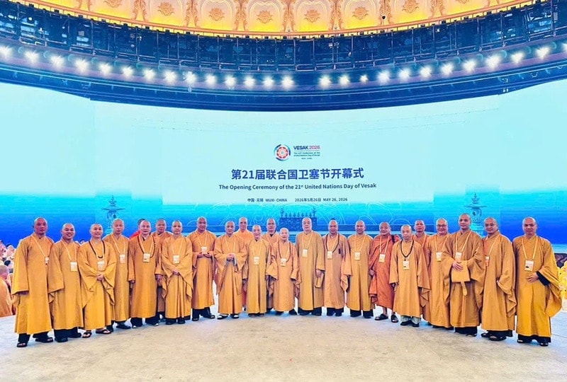 The delegation arrived in Wuxi, Jiangsu on 25 May, with 41 members led by Most Venerable Thich Thien Nhan