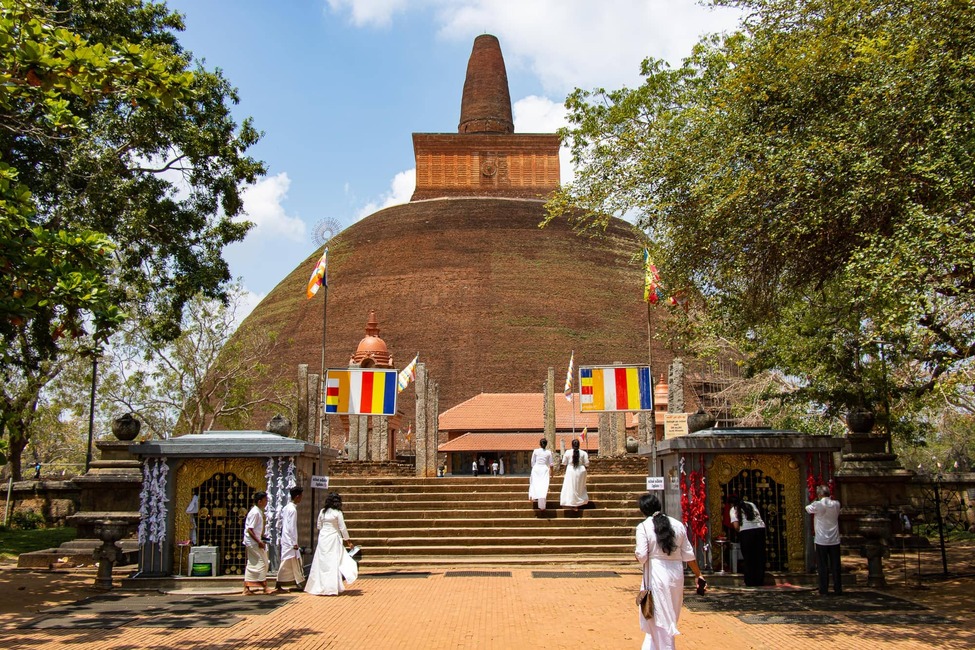 Anuradhapura Guide