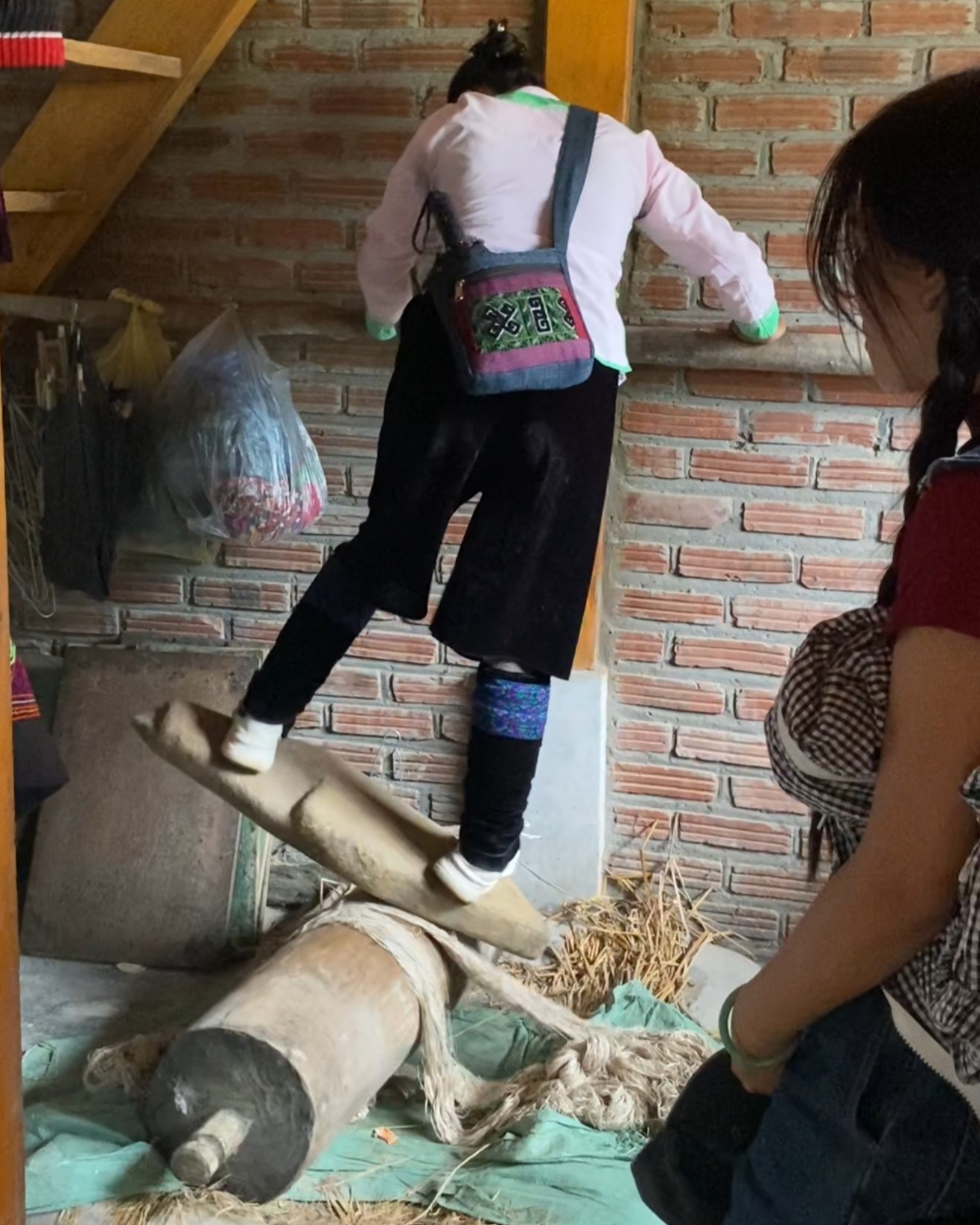 Stone Roller Sapa - Loom to Hemp